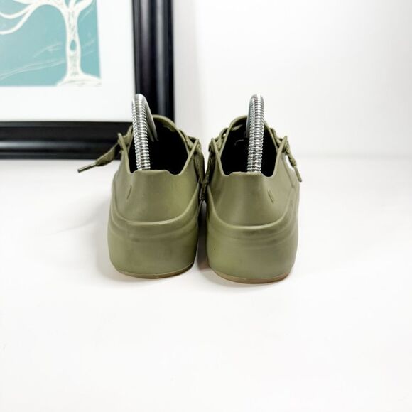 Melissa Possession Sneaker in Olive Green | Size 8 | Waterproof & Vegan - Picture 4 of 10